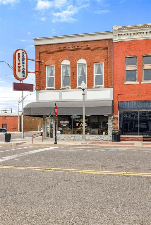 Photo 3 — 115 E Russell Street, El Reno, OK 73036