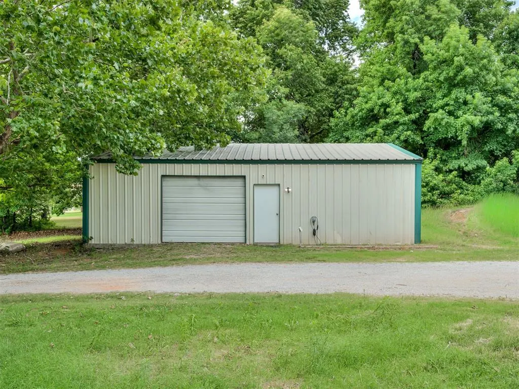 Photo 13 — 859 S Morgan Road, Blanchard, OK 73010