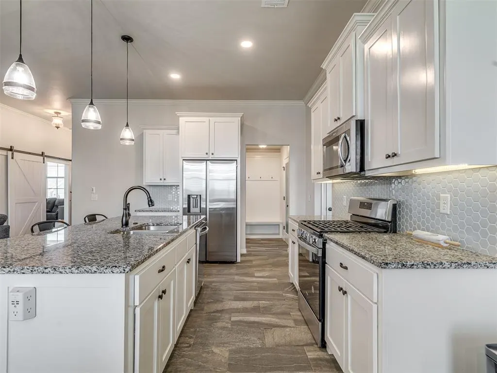 Photo 6 — 9328 SW 44th Terrace, Oklahoma City, OK 73179