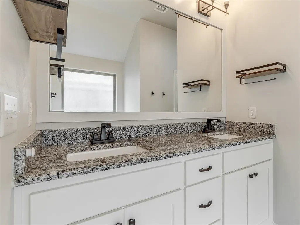 Photo 12 — 9328 SW 44th Terrace, Oklahoma City, OK 73179