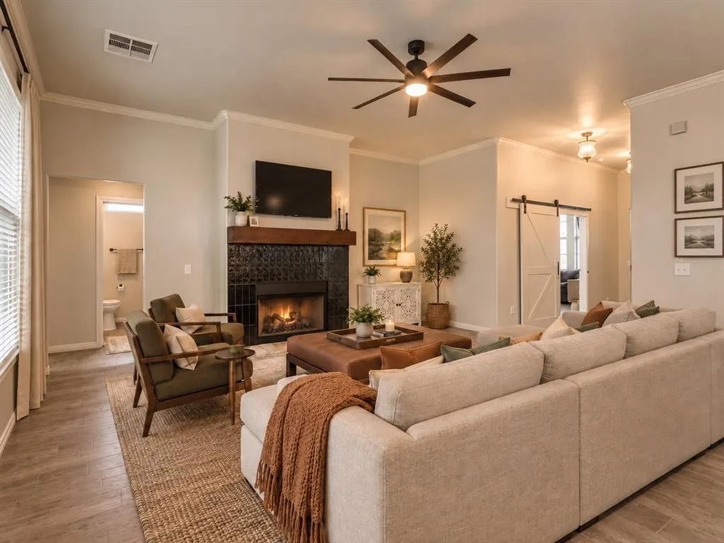 Photo 2 — 9328 SW 44th Terrace, Oklahoma City, OK 73179