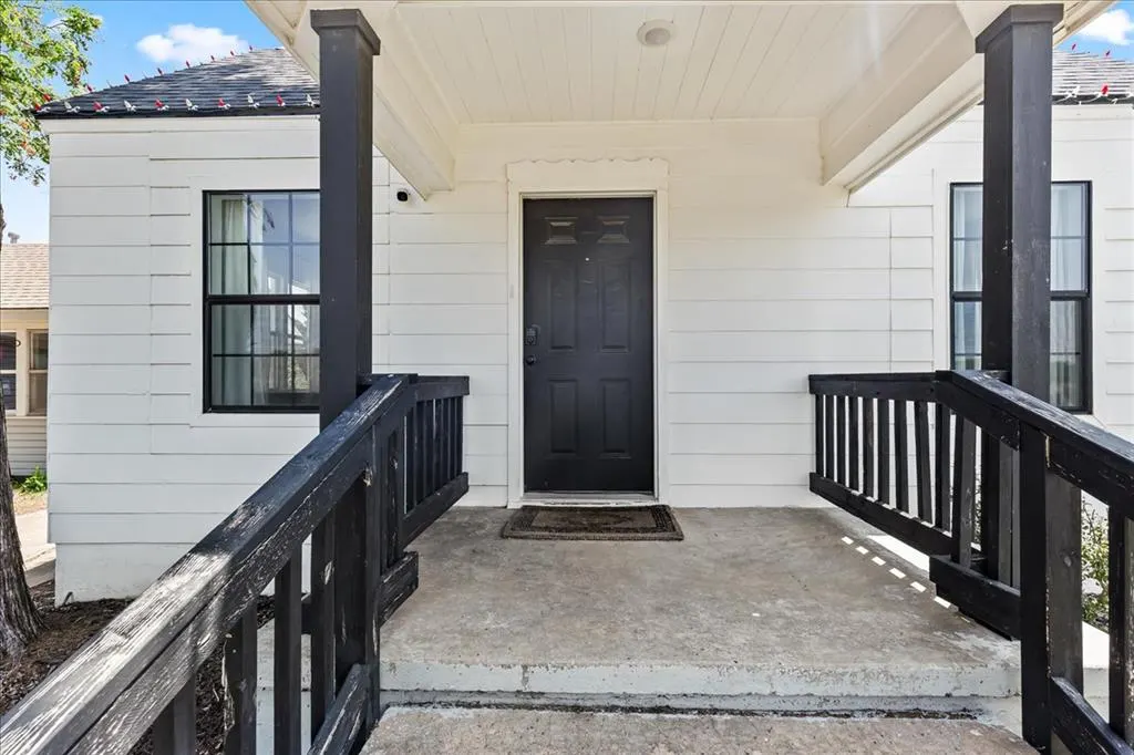 Photo 2 — 921 S Reno Avenue, El Reno, OK 73036