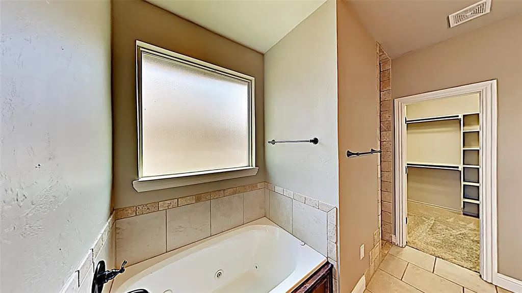 Photo 9 — 2125 Turtle Creek Drive, Norman, OK 73071