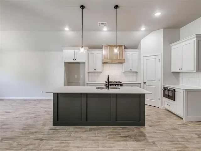 Photo 8 — 1206 Wisteria Way, Noble, OK 73068