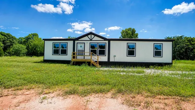 Photo 2 — 36509 Old Mills Road, Tecumseh, OK 74873