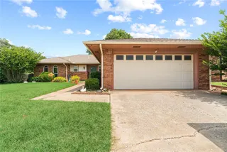 Sold home at 305 W Platt Drive