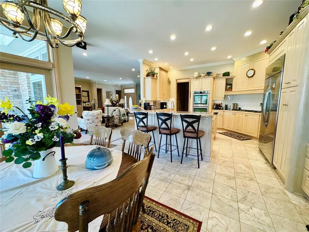 Photo 7 — 9125 Whispering Oaks Drive, Midwest City, OK 73130