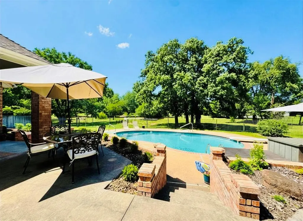 Photo 8 — 9125 Whispering Oaks Drive, Midwest City, OK 73130