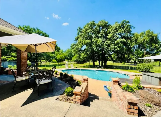 Photo 8 — 9125 Whispering Oaks Drive, Midwest City, OK 73130