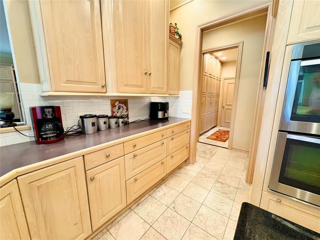 Photo 14 — 9125 Whispering Oaks Drive, Midwest City, OK 73130