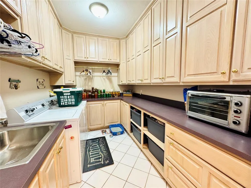 Photo 15 — 9125 Whispering Oaks Drive, Midwest City, OK 73130
