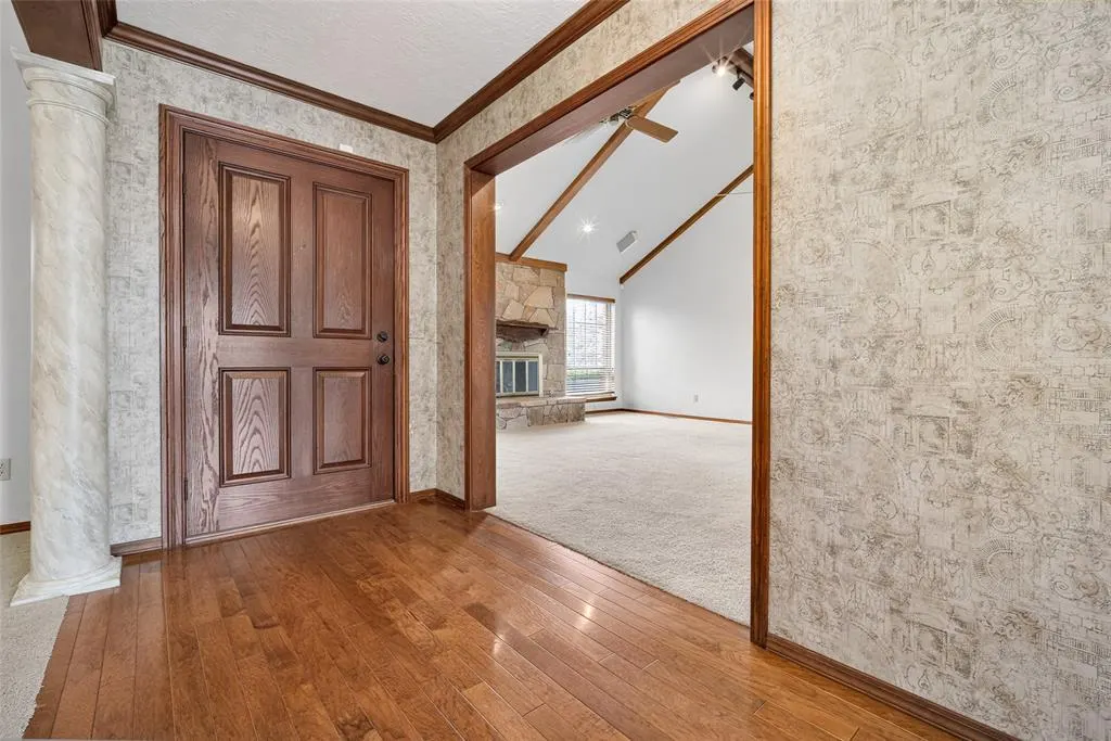 Photo 5 — 8013 Brownsville Lane, Bethany, OK 73008