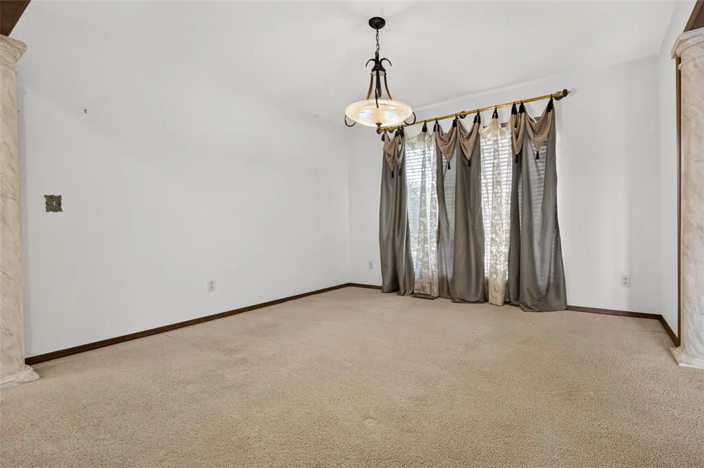Photo 11 — 8013 Brownsville Lane, Bethany, OK 73008