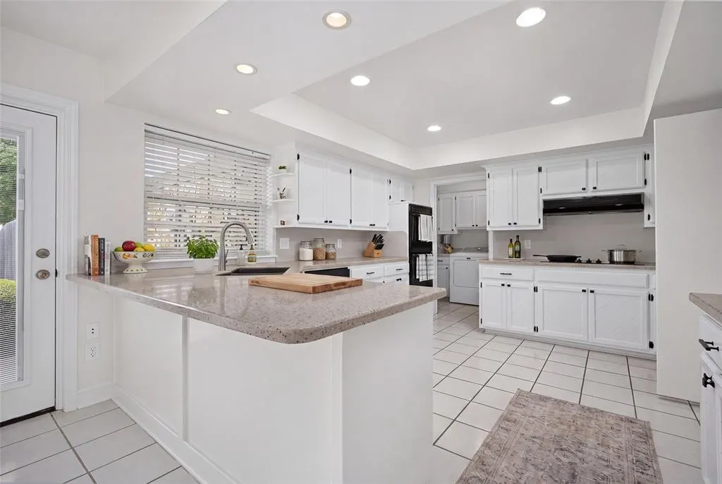 Photo 12 — 8013 Brownsville Lane, Bethany, OK 73008