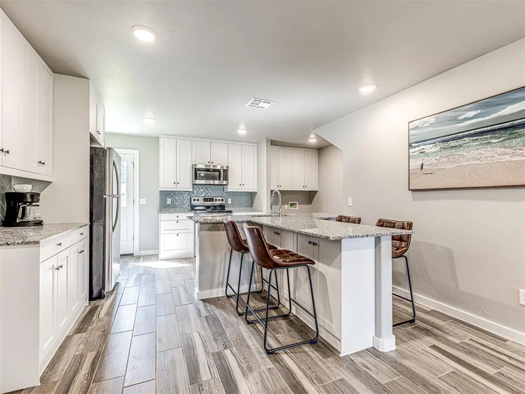 Photo 6 — 2022 NW 34th Street, Oklahoma City, OK 73118
