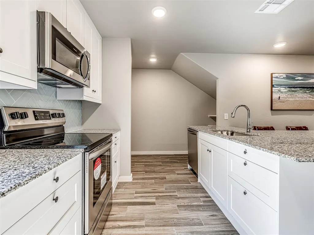 Photo 11 — 2022 NW 34th Street, Oklahoma City, OK 73118