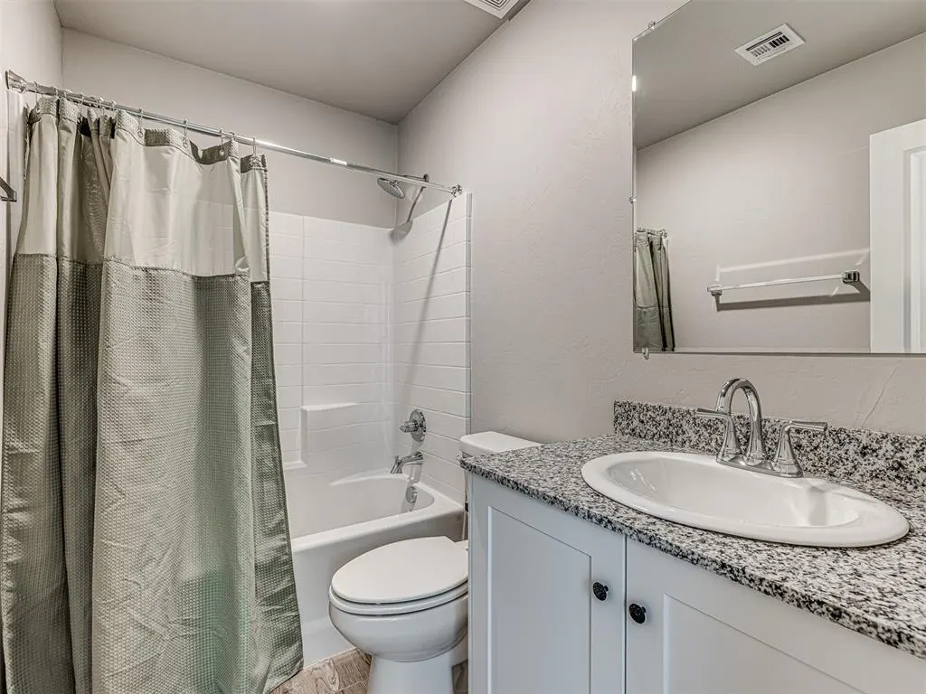 Photo 16 — 2022 NW 34th Street, Oklahoma City, OK 73118