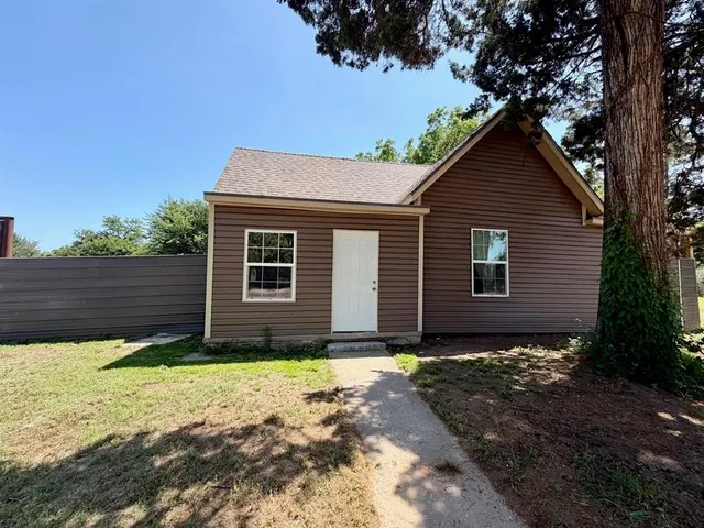 Photo 2 — 115 W Farrall Street, Shawnee, OK 74801