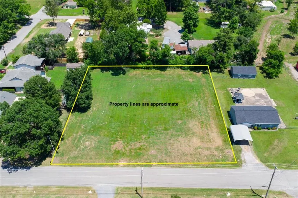 Front exterior — 302 S Scott Street, Fort Gibson, OK 74434
