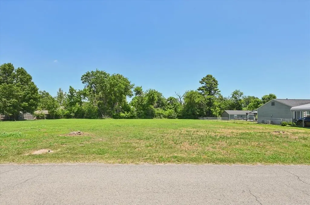 Photo 3 — 302 S Scott Street, Fort Gibson, OK 74434