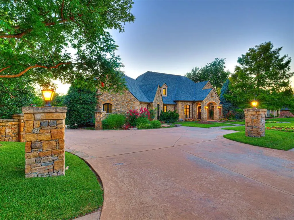 Photo 5 — 6401 Oak Tree Drive, Edmond, OK 73025