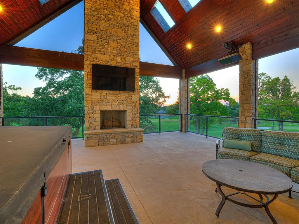 Photo 8 — 6401 Oak Tree Drive, Edmond, OK 73025
