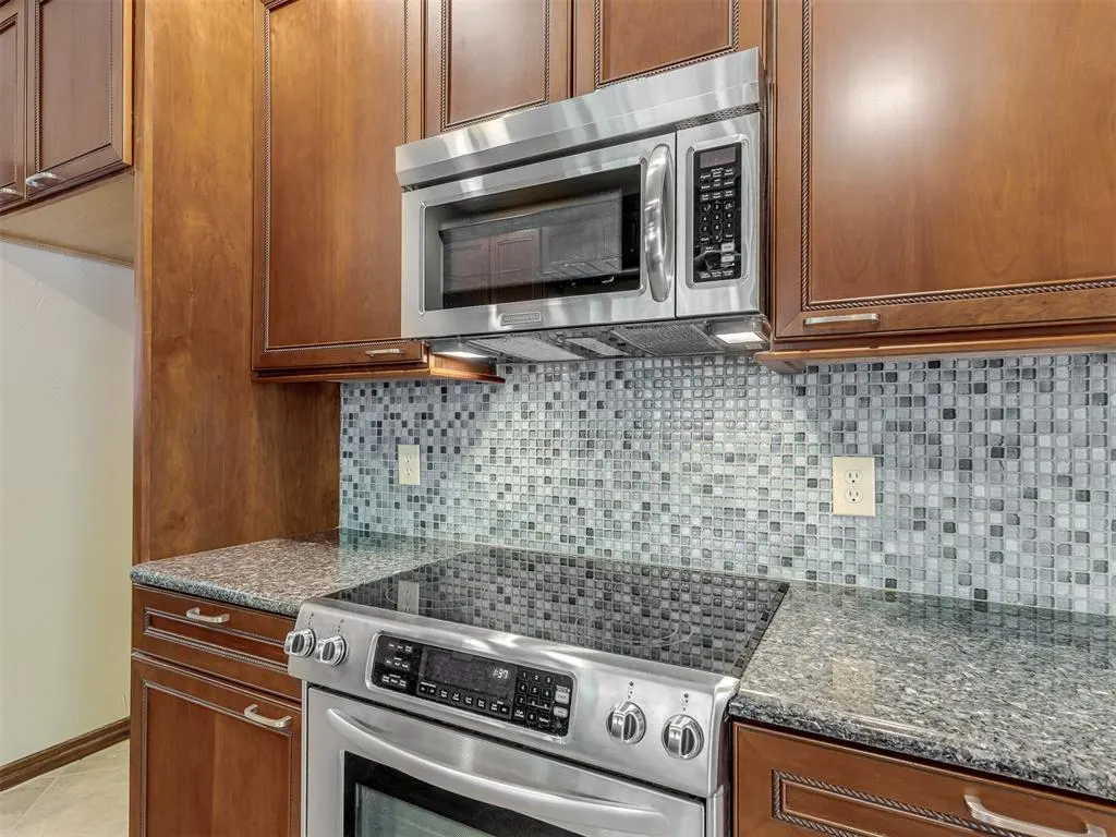 Photo 9 — 6208 Waterford Boulevard 96, Oklahoma City, OK 73116