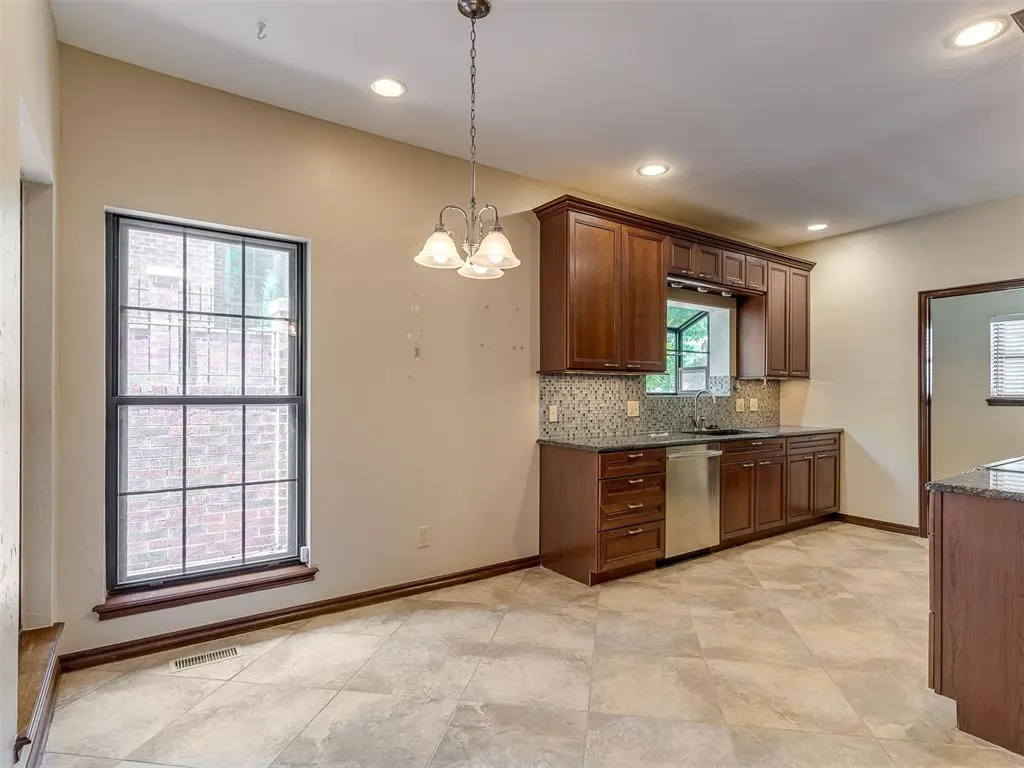 Photo 12 — 6208 Waterford Boulevard 96, Oklahoma City, OK 73116