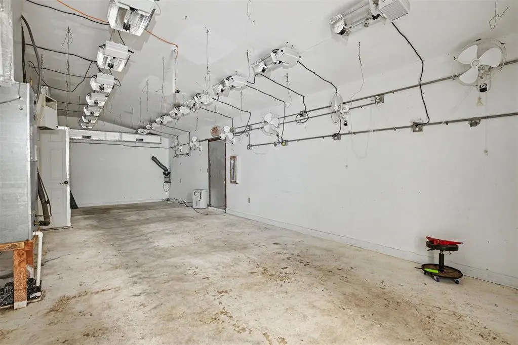 Photo 22 — 1220 S Broadway Street, Hobart, OK 73651