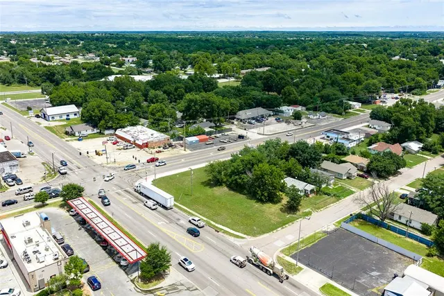 Photo 4 — 915 E Highland Street, Shawnee, OK 74801