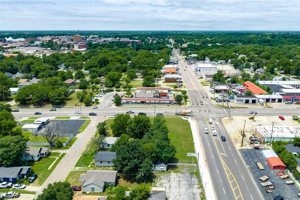 Photo 9 — 915 E Highland Street, Shawnee, OK 74801
