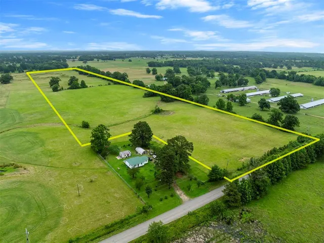 Photo 5 — 4653 Holly Creek Road, Broken Bow, OK 74728