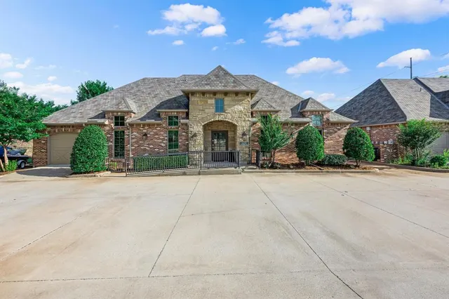 Photo 2 — 2224 Bridgeview Boulevard, Edmond, OK 73003