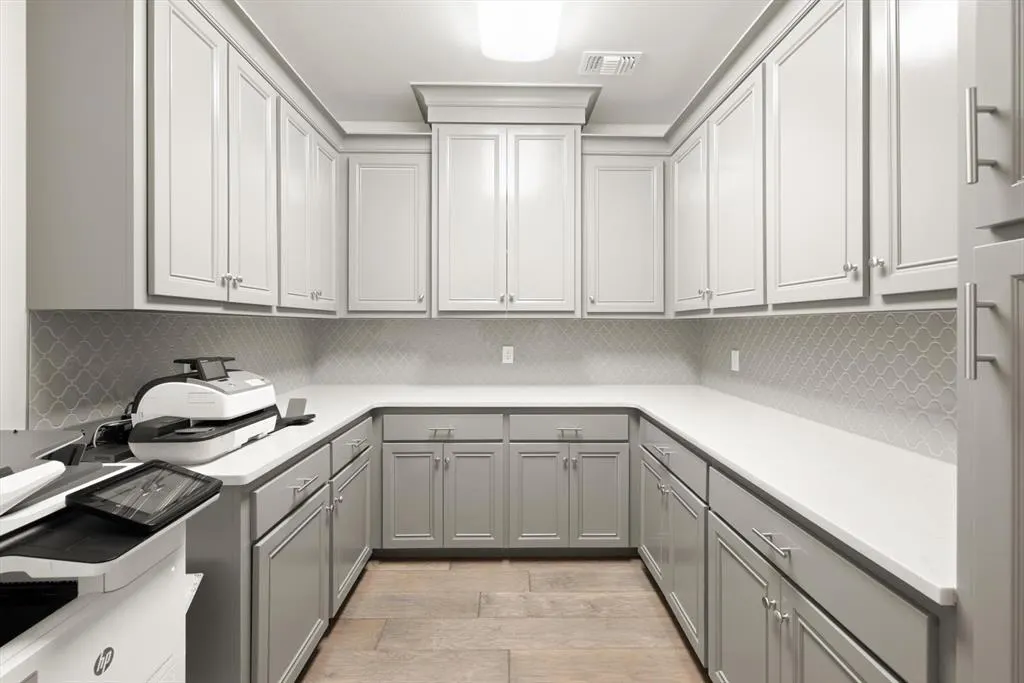 Photo 11 — 2224 Bridgeview Boulevard, Edmond, OK 73003