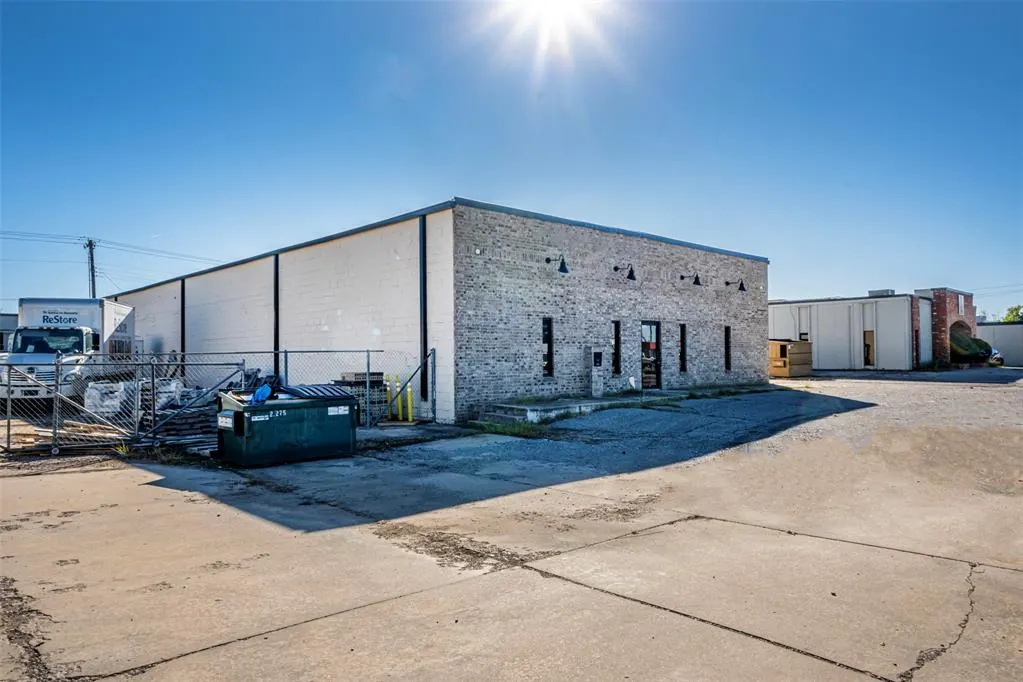 Photo 2 — 1831 Industrial Boulevard, Norman, OK 73069