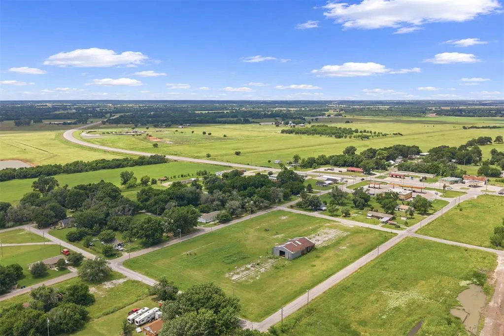 Photo 6 — W Chickasaw Street, Wynnewood, OK 73098
