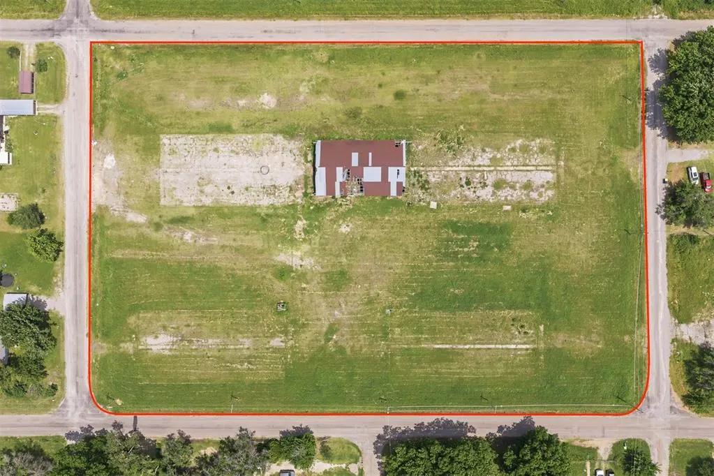 Photo 10 — W Chickasaw Street, Wynnewood, OK 73098