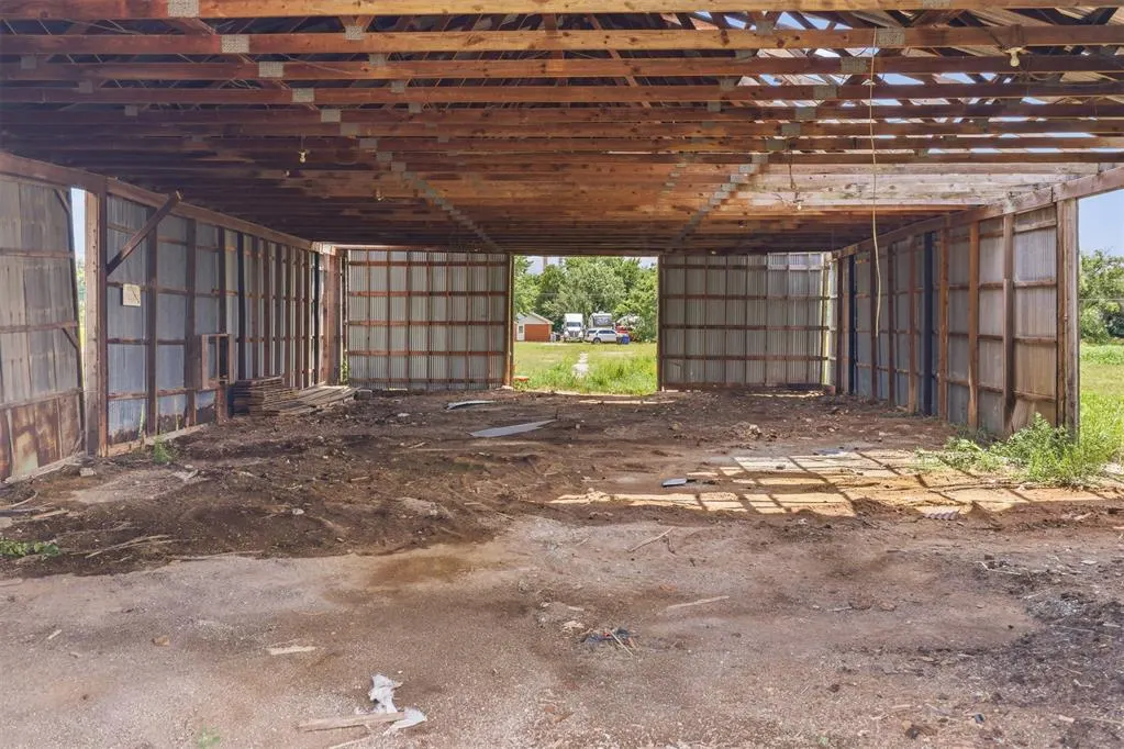 Photo 11 — W Chickasaw Street, Wynnewood, OK 73098
