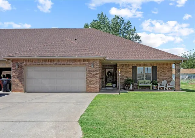 Front exterior — 123 W 6th Street, Hydro, OK 73048