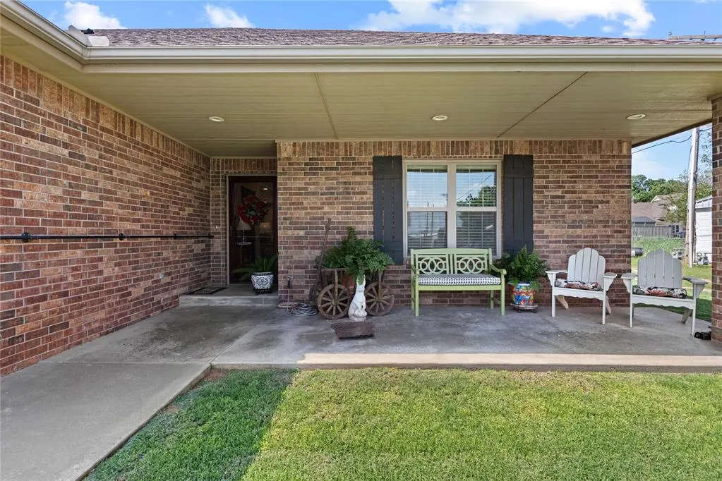 Photo 3 — 123 W 6th Street, Hydro, OK 73048