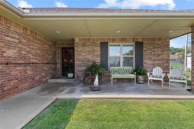 Photo 3 — 123 W 6th Street, Hydro, OK 73048