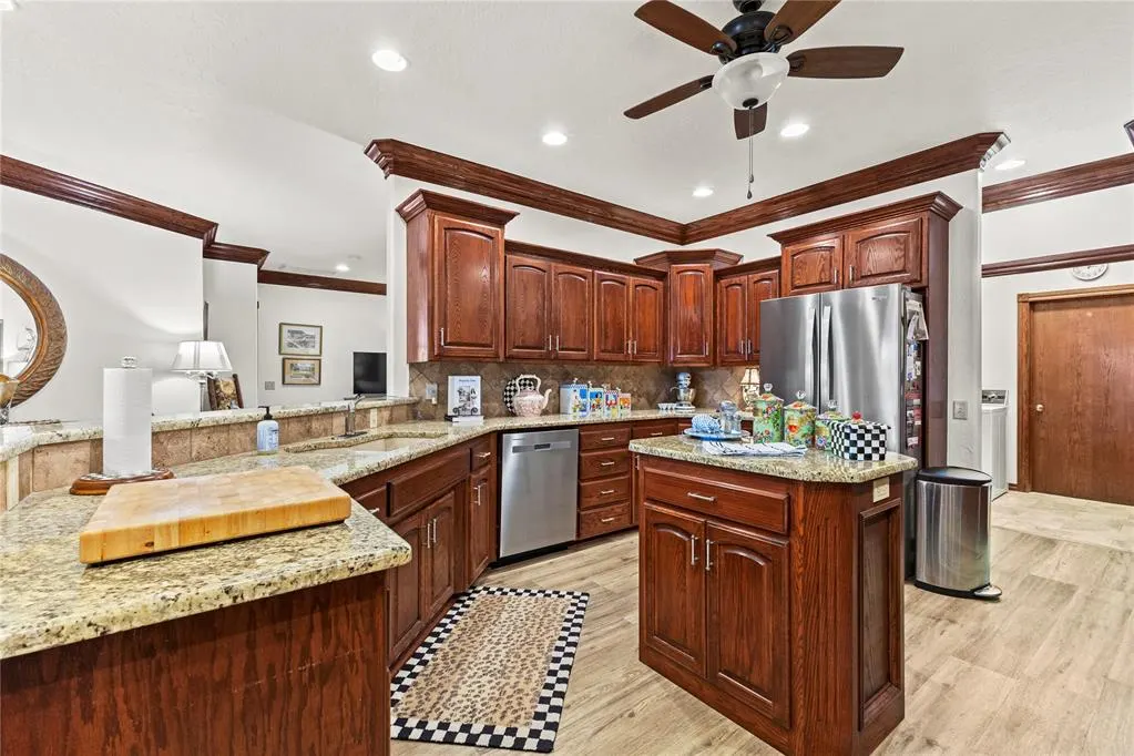 Photo 10 — 123 W 6th Street, Hydro, OK 73048