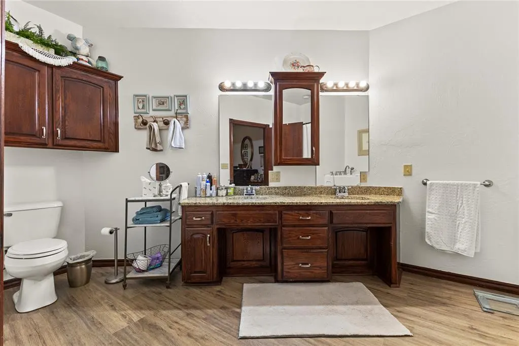 Photo 15 — 123 W 6th Street, Hydro, OK 73048