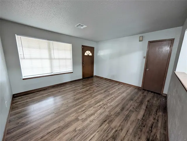 Photo 2 — 1915 S Jensen Avenue, El Reno, OK 73036