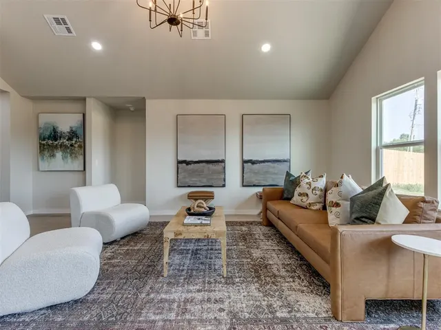 Photo 6 — 840 NW 105th Street, Oklahoma City, OK 73114