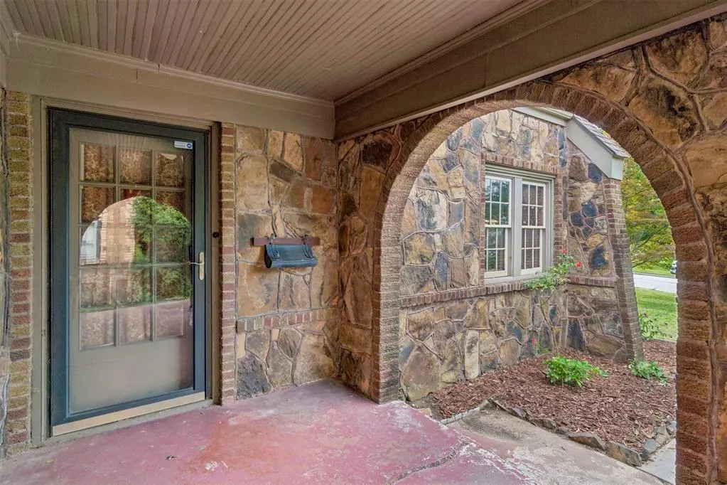 Photo 7 — 2124 NW 27th Street, Oklahoma City, OK 73107