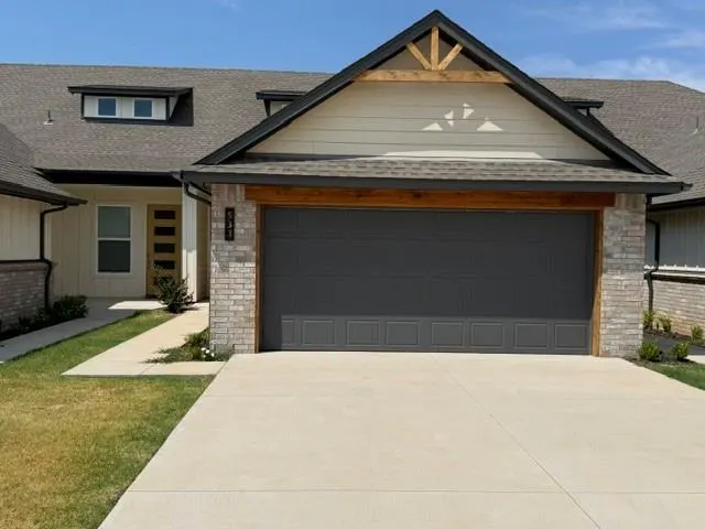 Front exterior — 533 Wimbledon Road, Edmond, OK 73003