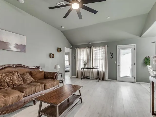 Photo 6 — 5610 Clearwater Drive, Oklahoma City, OK 73179