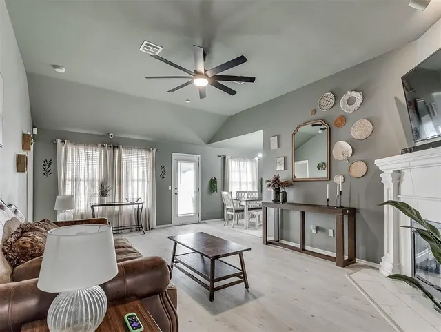Photo 7 — 5610 Clearwater Drive, Oklahoma City, OK 73179