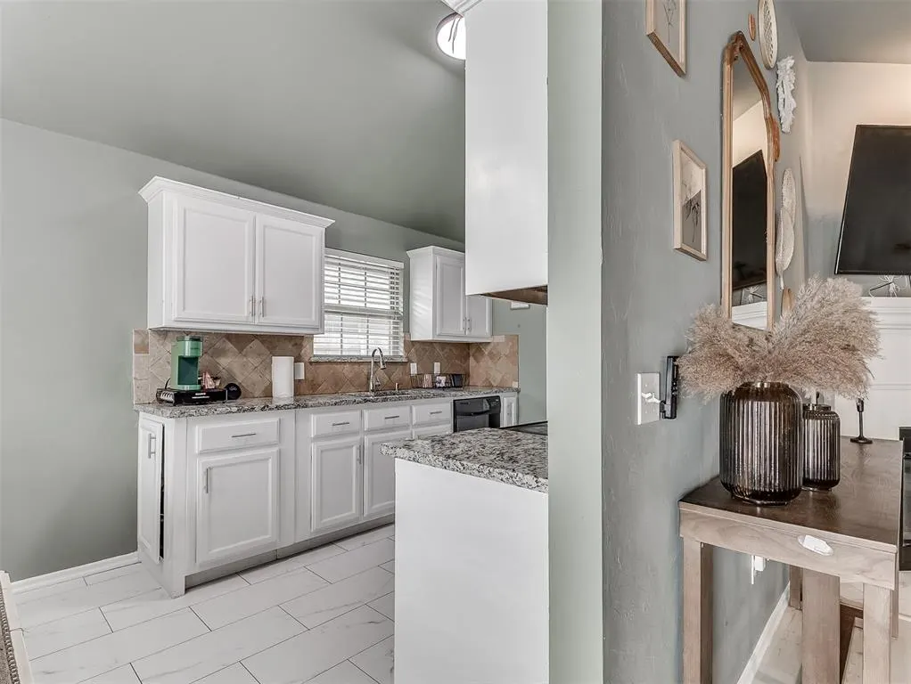 Photo 11 — 5610 Clearwater Drive, Oklahoma City, OK 73179
